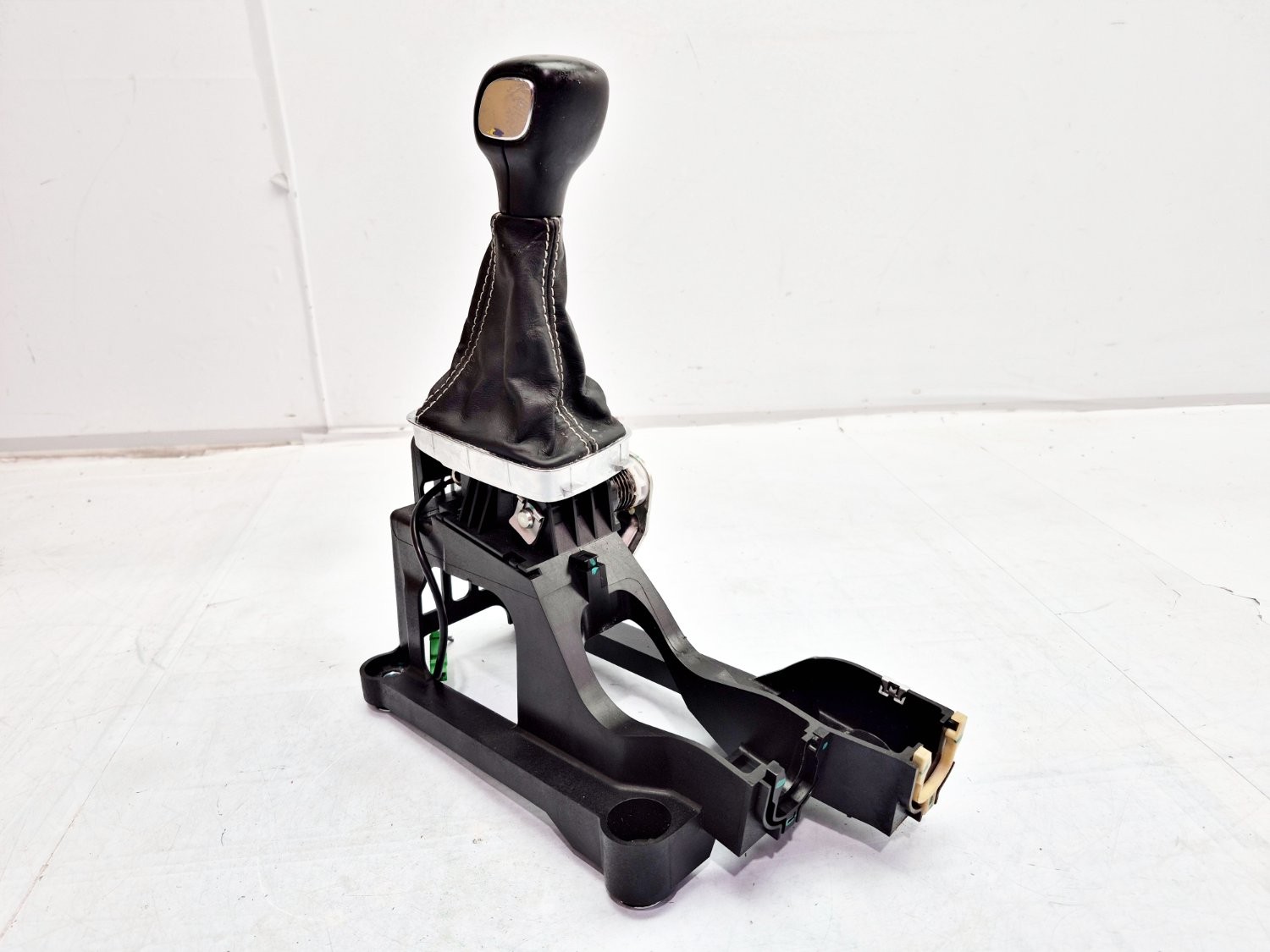 VOLVO XC40 T3 6 SPEED MANUAL GEAR SELECTOR SHIFTER LEVER MECHANISM ...